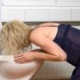 Une boulimique, vomir ce qui a été ingurgité.