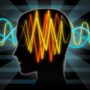 Tête traversée par des ondes électromagnétiques.