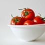 Bol de tomates.